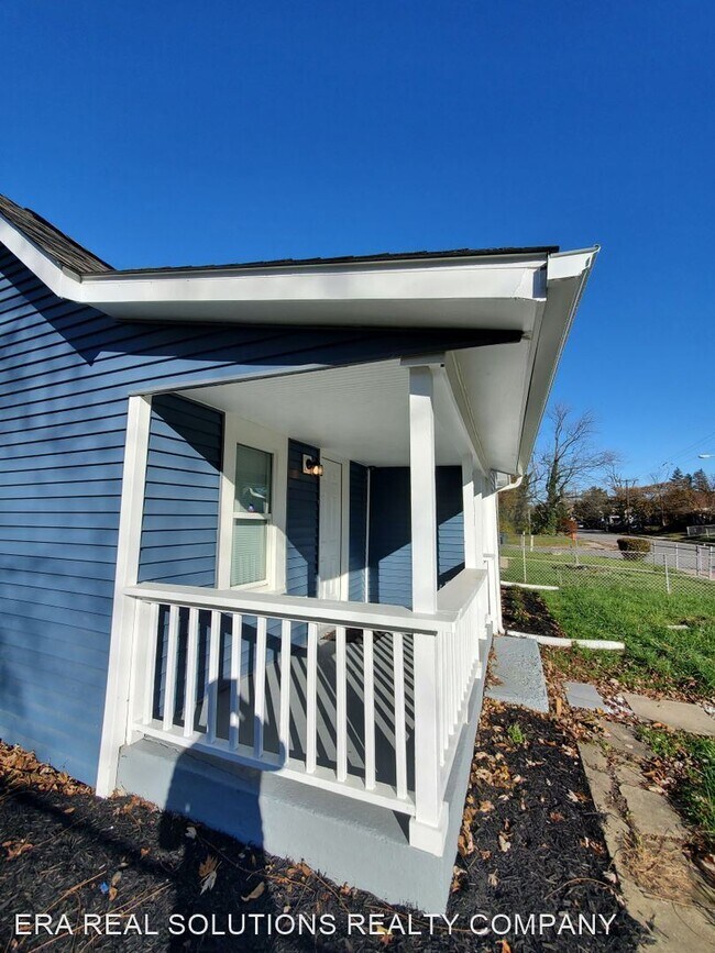 Building Photo - 3 br, 1.5 bath House - 2165 N Hamilton AVE