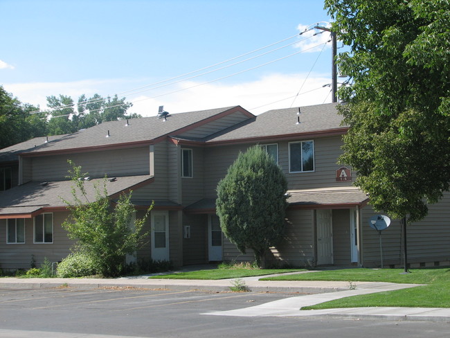 Foto del edificio - Saturn Apartments