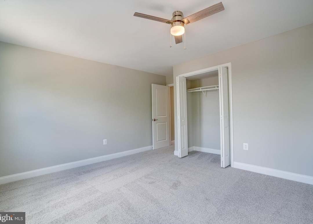 Foto del edificio - 813 52nd St NE