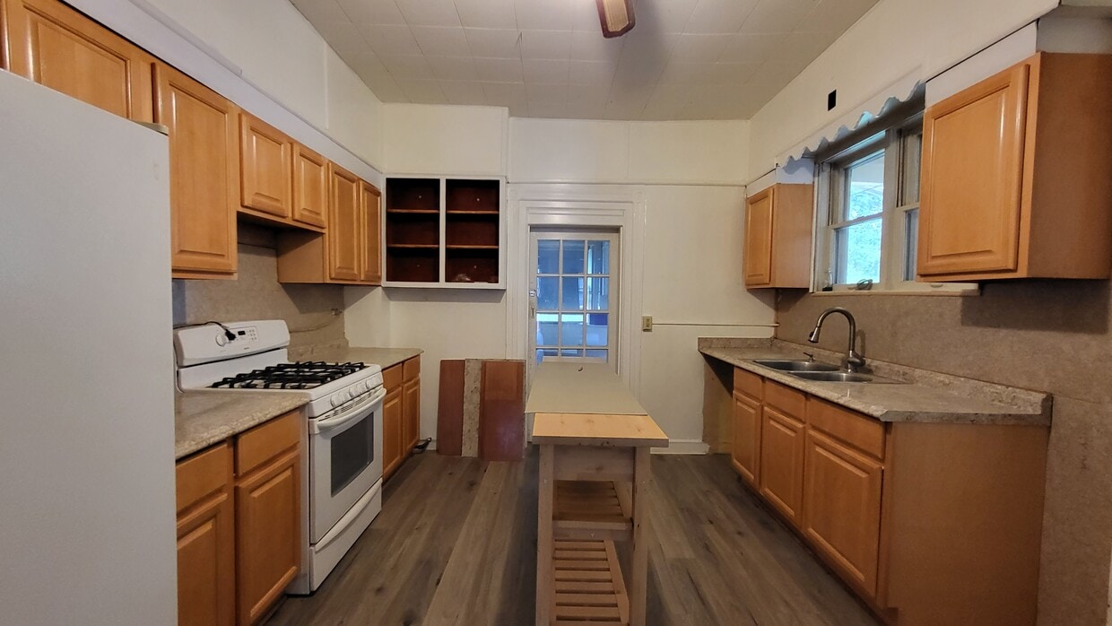 516 Cherokee St, Bethlehem, PA 18015 House Rental in Bethlehem, PA