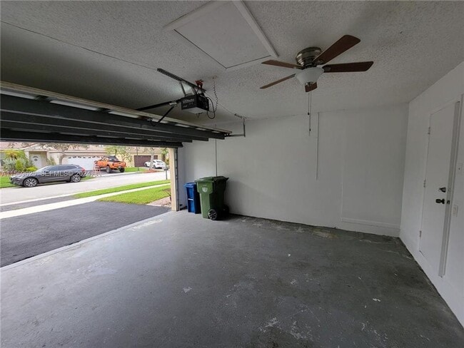 Photo - 928 Falling Water Rd House