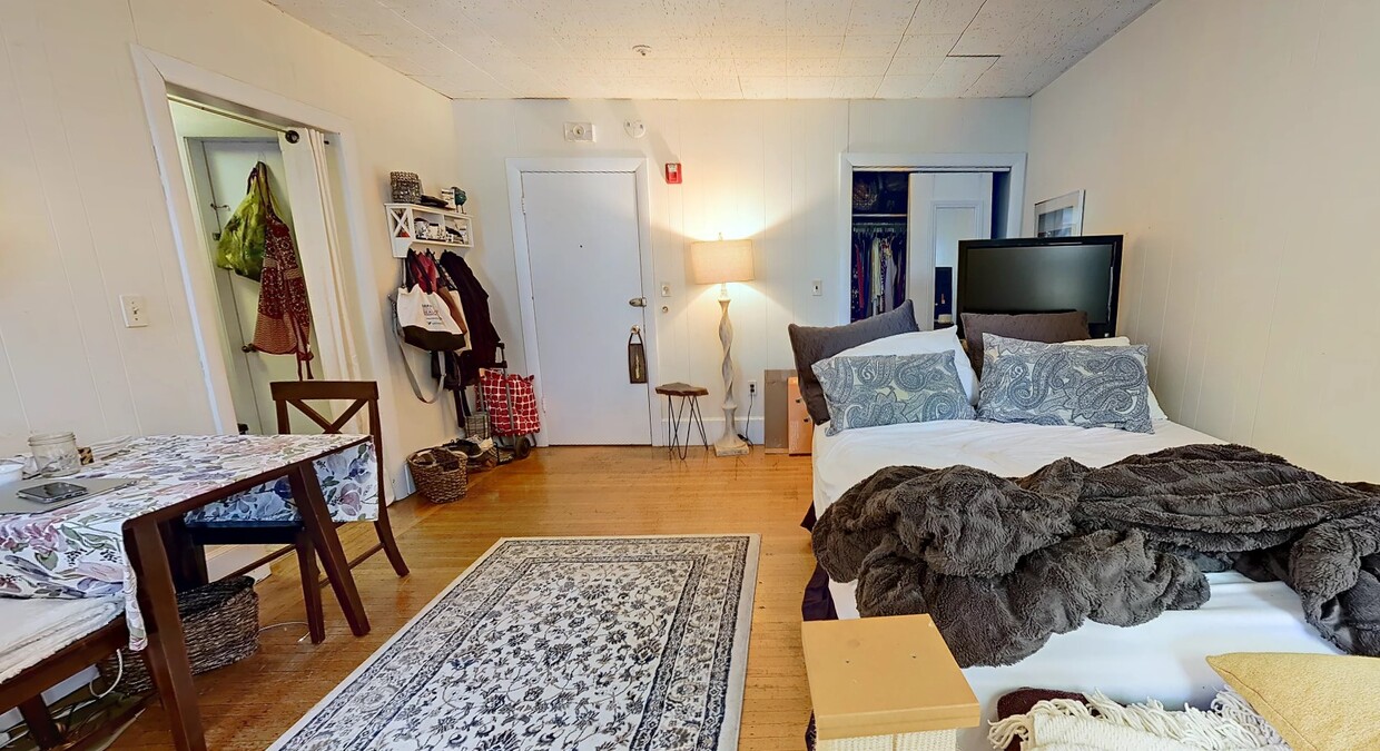 Foto principal - 1053 Beacon St