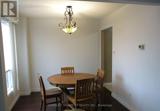 Building Photo - 18 Pickard Ln