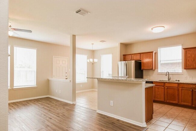 Foto del edificio - Shoal Creek Drive, Pearland, TX 77584 - 2 BR 2.5 BA single-family home