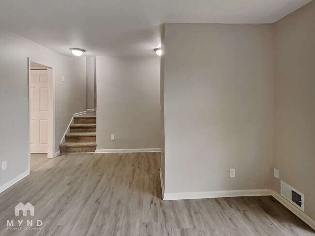 Building Photo - 2044 Austin Dr