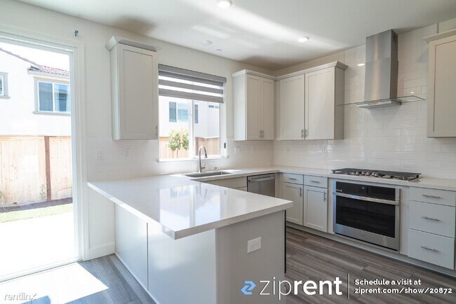 Foto del edificio - 4 br, 3 bath House - 4449 Tucker Drive, Fo...