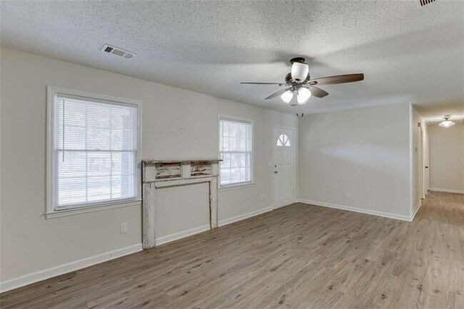 Foto del edificio - 1755 Straw Valley Rd