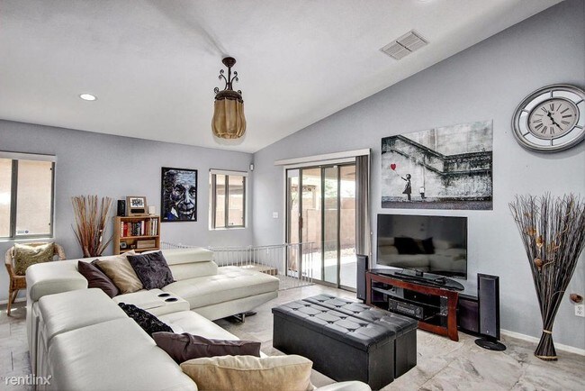 Foto del edificio - 7134 S Oakbank Dr