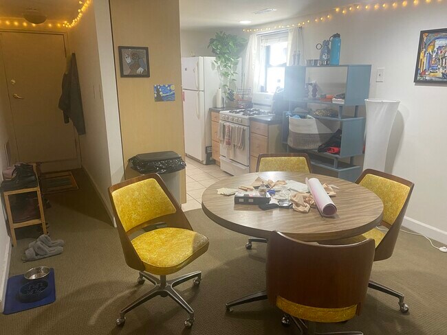 Foto del edificio - 3317 N Claremont Ave