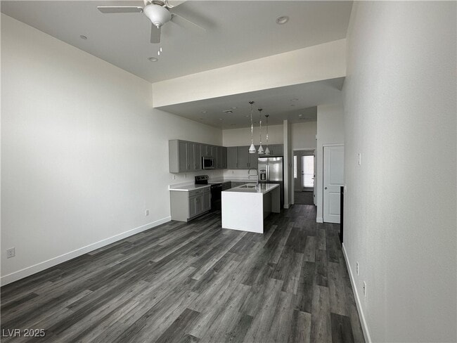 Foto del edificio - 1180 Blossom Pt St