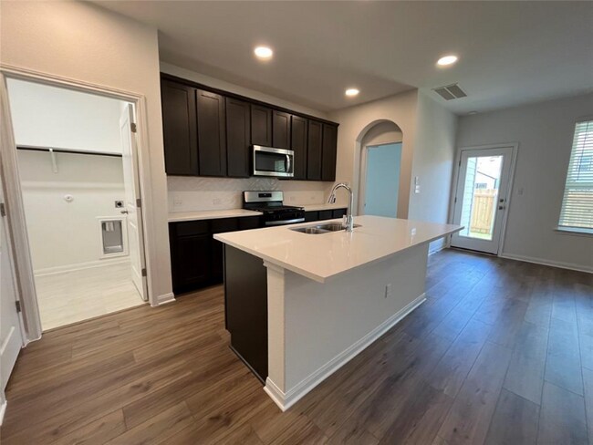 Foto del edificio - 8521 Wellspring Loop