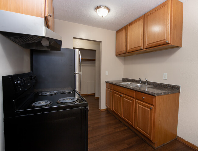 Building Photo - York Ave Apts