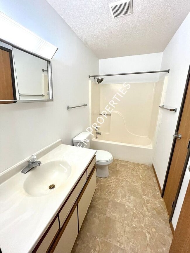 Foto del edificio - 901 Syracuse Ave