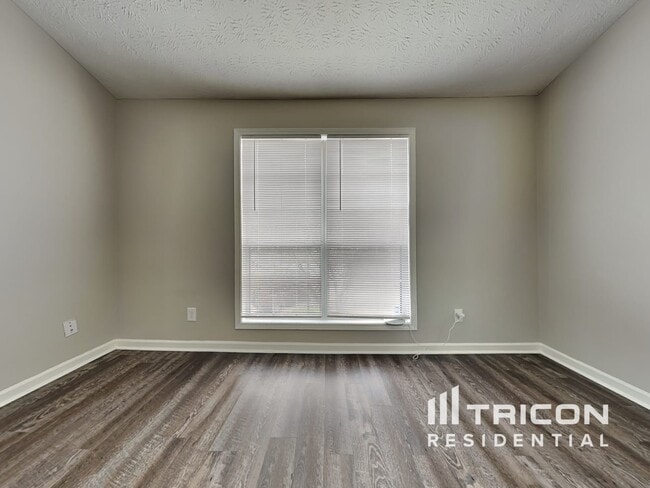 Building Photo - 4194 Riverbank Ct