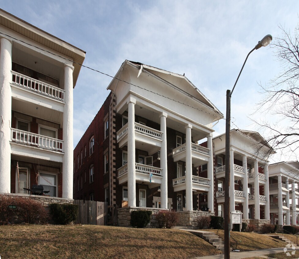 Building Photo - Buford