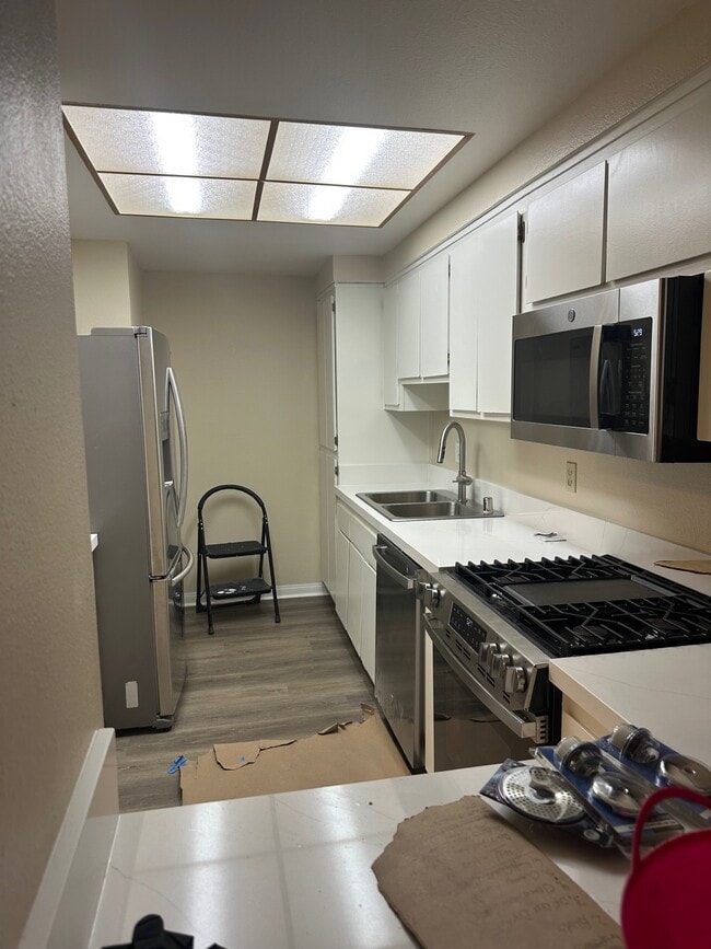 Foto del edificio - 355 Susan Ct