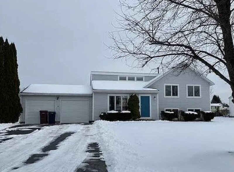 Foto principal - 42 Loyalist Ave