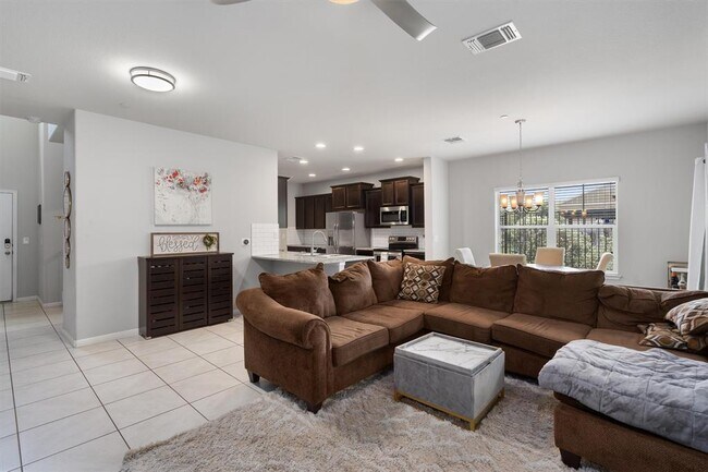 Foto del edificio - 516 E Slaughter Ln