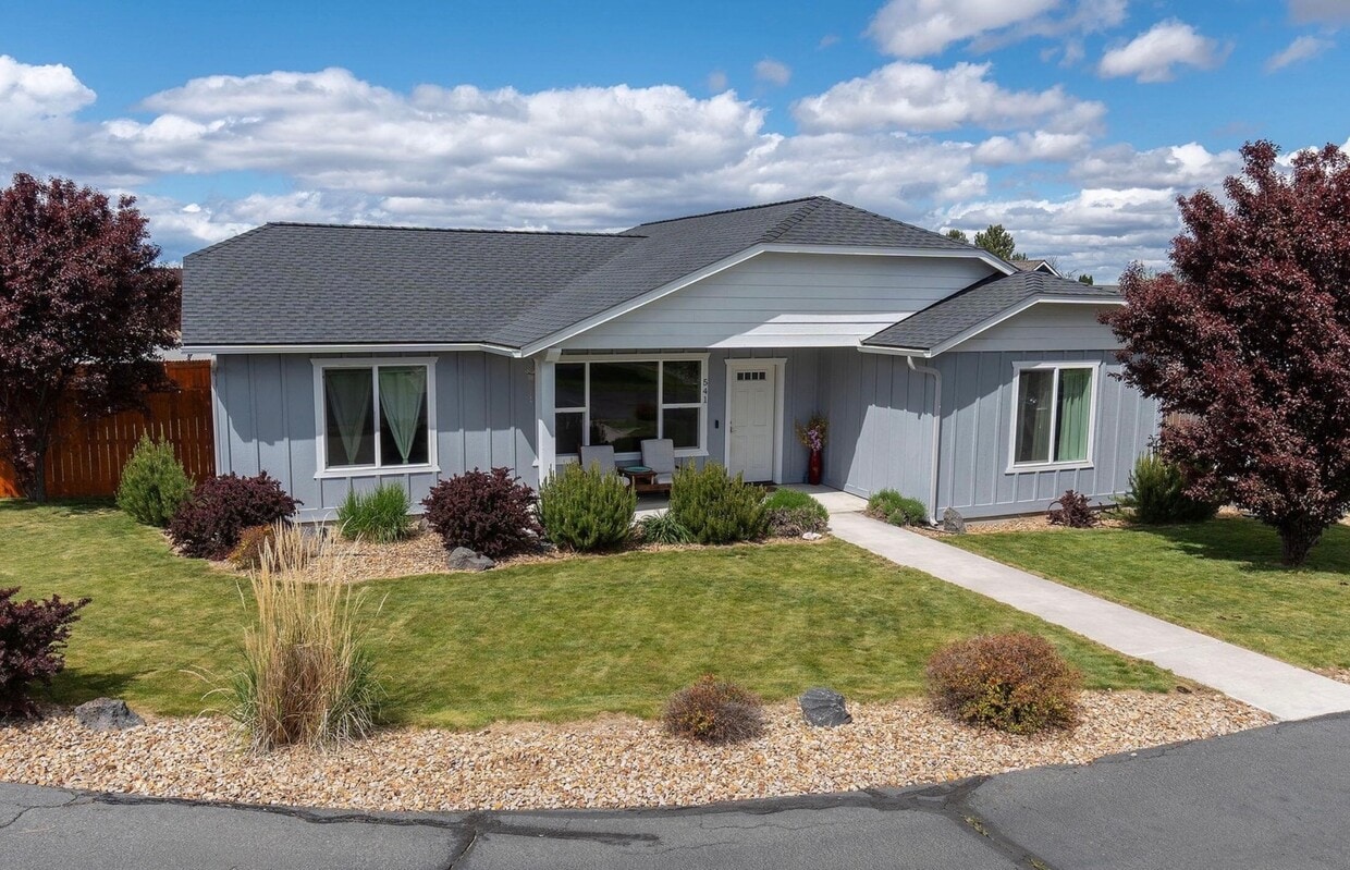 Foto principal - 541 SW Sunrise Cir