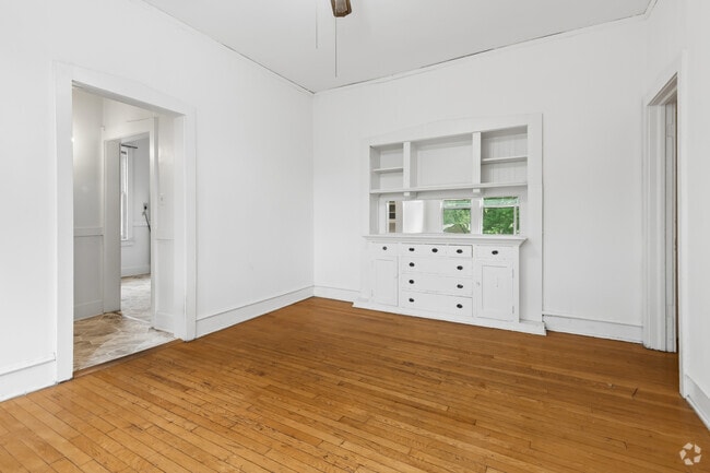 4BR, 1BA - 1,658SF - Dining Room - San Rafael Apartments
