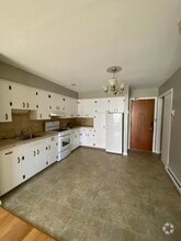Building Photo - 615 Chalmers Ct