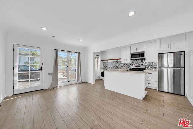 Building Photo - 2546 3rd St