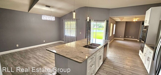 Building Photo - 5 br, 2 bath House - 5240 Somerville Dr.