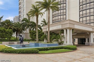 Building Photo - 8665 Bay Colony Dr