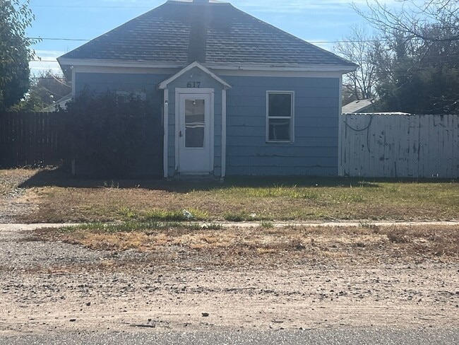 Building Photo - 617 Douglas St