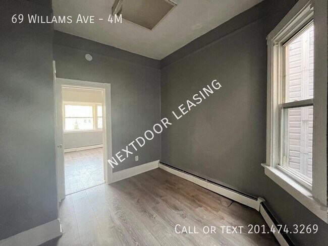 Building Photo - 69 Willams Ave-4M
