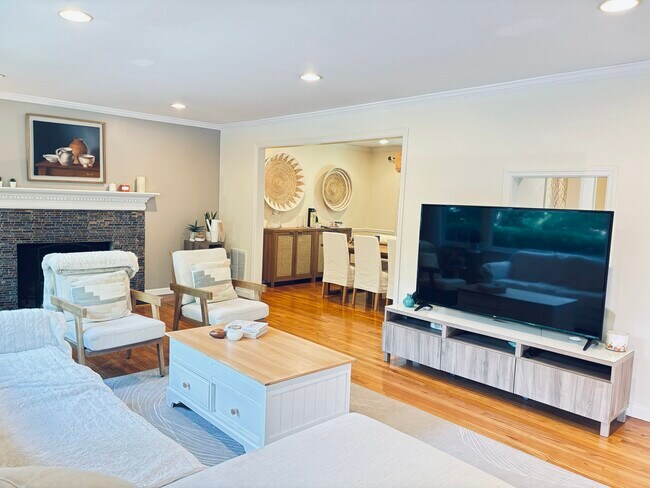 Foto del edificio - 43 Kent Hills Ln