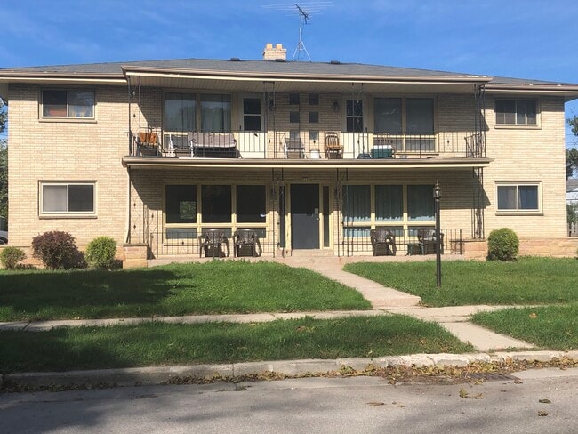 Building Photo - 7330 W Fernwood Cir
