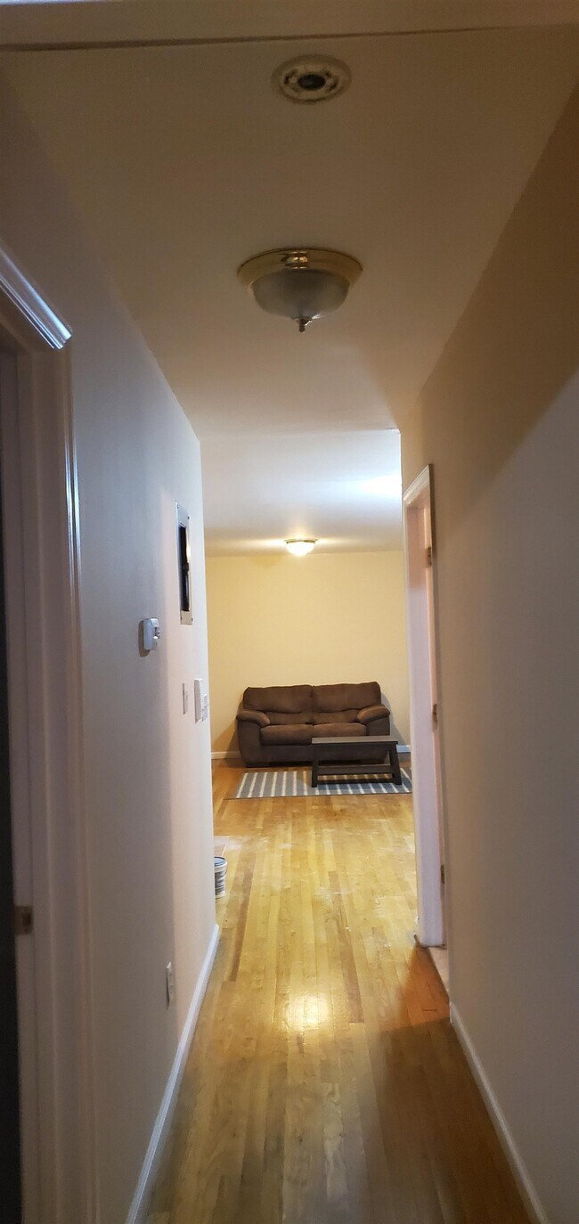 Building Photo - 22 Wallis Ave