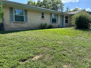 Building Photo - 1103 Floradale Dr