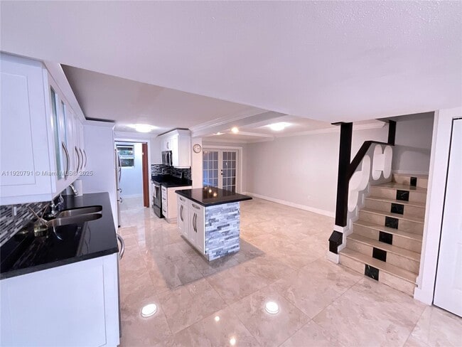 Foto del edificio - 936 W 79th Pl