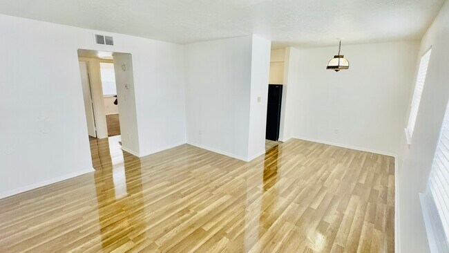 Building Photo - Hackel Dr