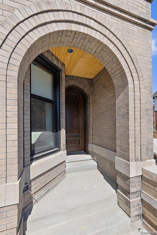 Building Photo - 215 Erskine St