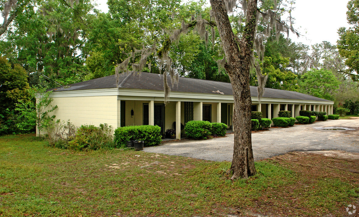 Primary Photo - Payne Apartments