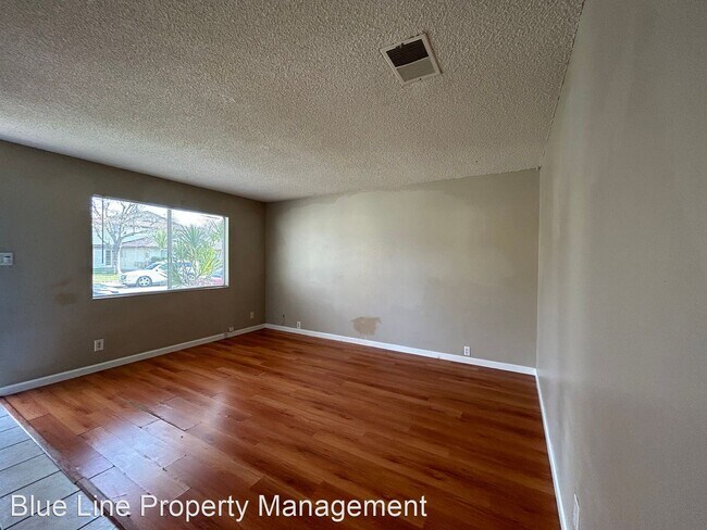 Building Photo - 2 br, 1 bath House - 2208 Peppertree Way U...