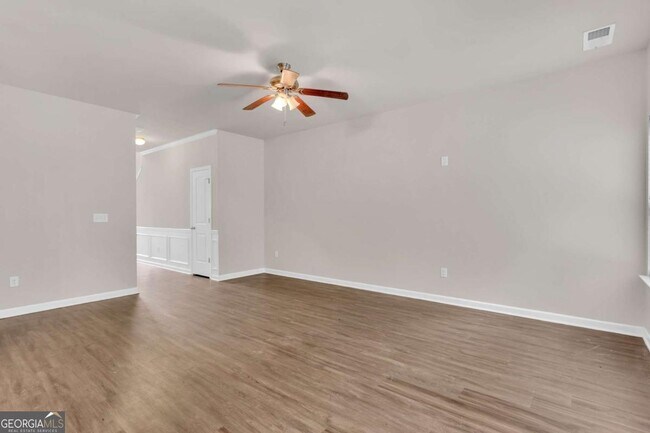 Foto del edificio - 4488 Ravenwood Dr