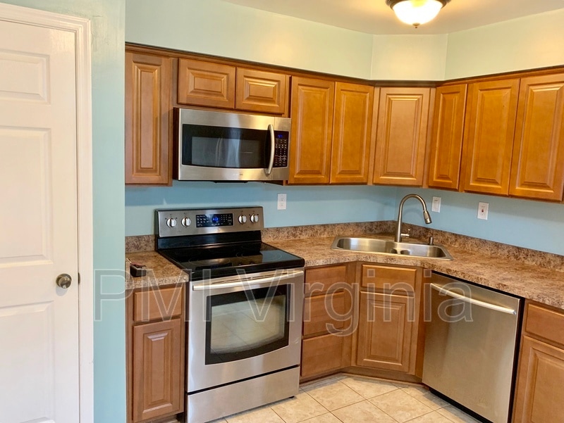 1307 Ivywood Rd, Virginia Beach, VA 23453 House Rental in Virginia