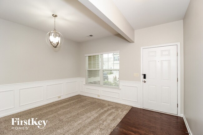 Foto del edificio - 207 Hill Crest Cir