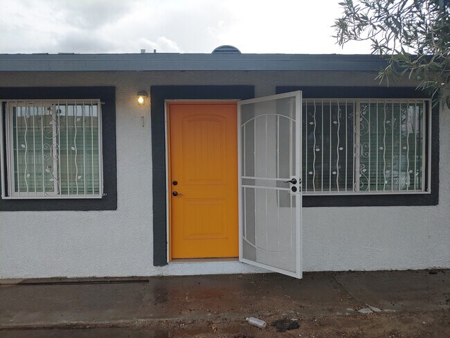 Foto del edificio - 2518 McCarran St