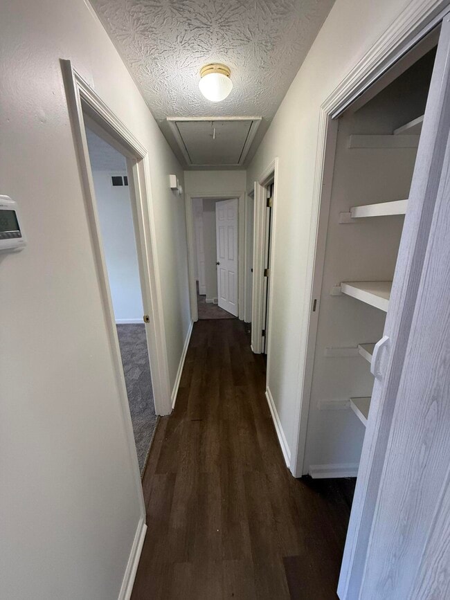 Foto del edificio - 909 Gregory Way