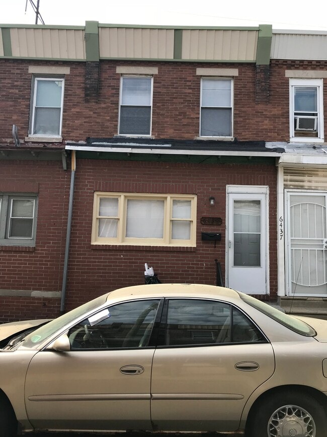 Building Photo - 6439 Glenmore Ave