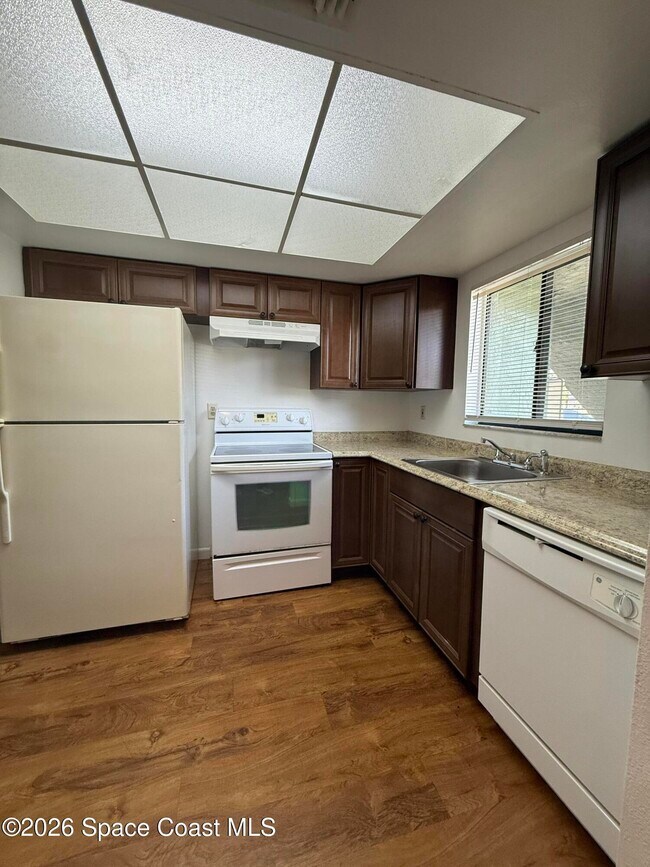 Foto del edificio - 1566 University Ln