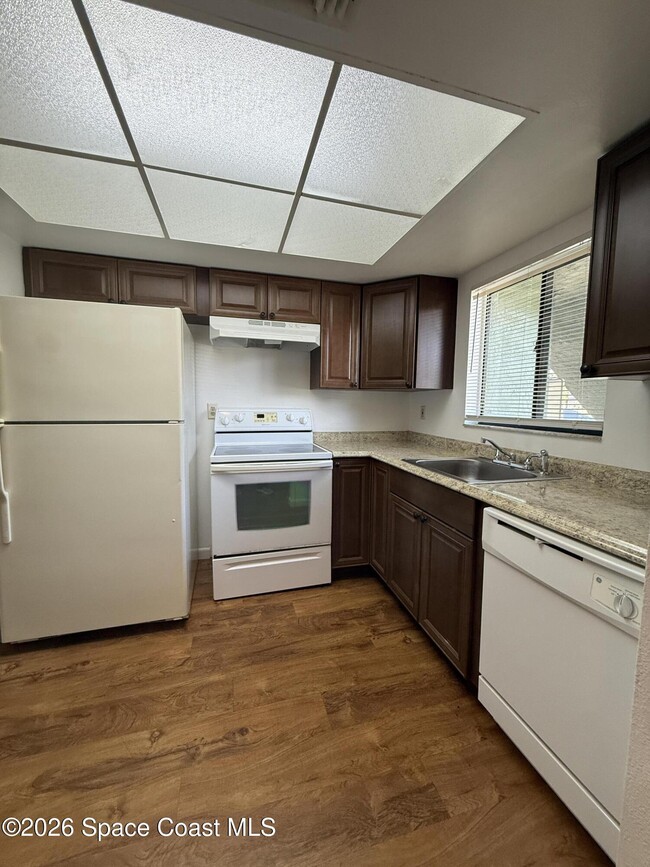 Building Photo - 1566 University Ln