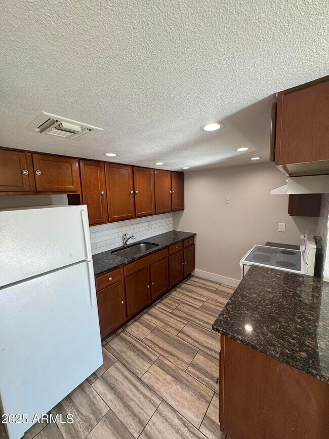 Foto del edificio - 6814 N 35th Ave