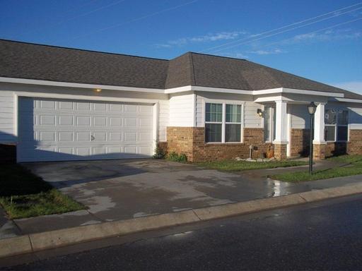 Primary Photo - 102 Riverridge Dr