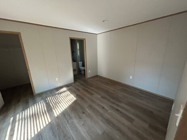 Foto del edificio - 13 Rena Dr